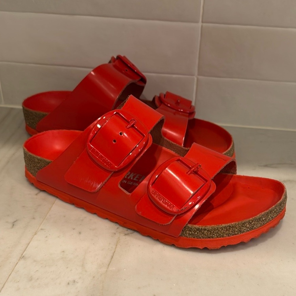 Big Buckle Arizona Birkenstock - Tomato Red - High Shine